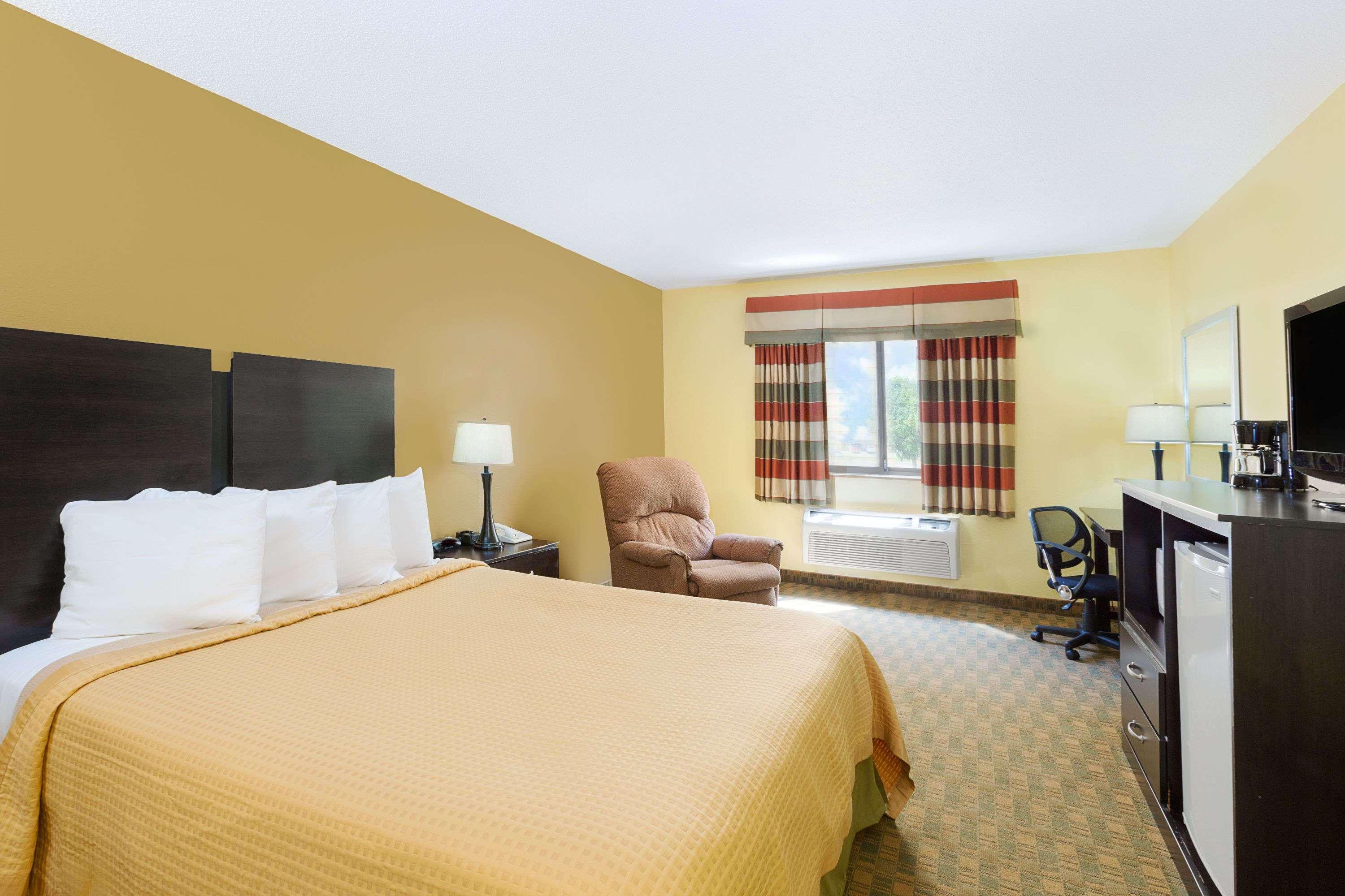 Econo Lodge Inn&Suites Yankton Exterior foto